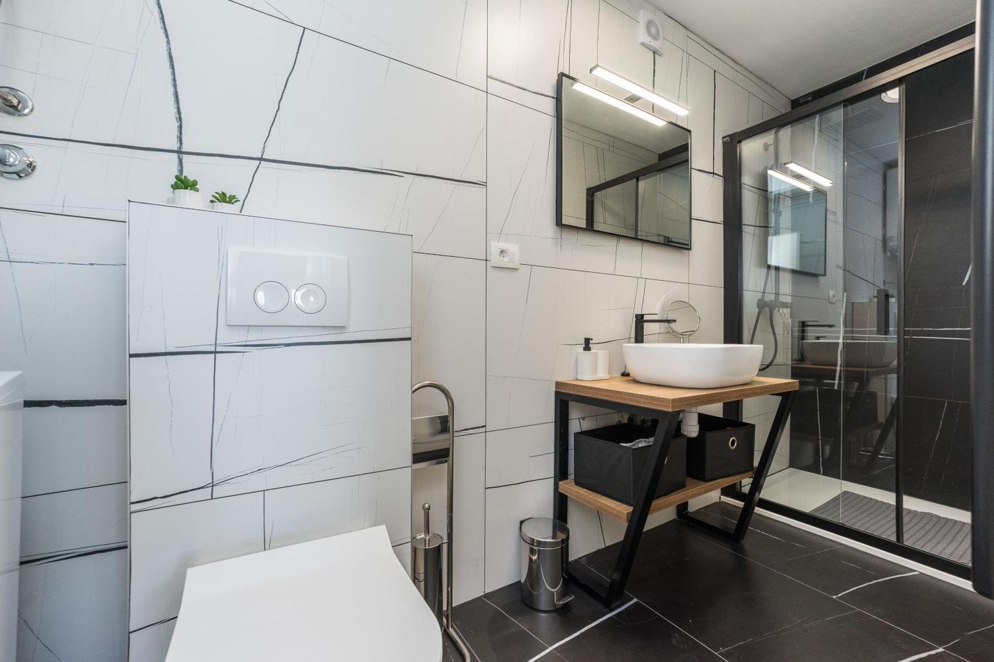 Apartament With Freeparking *