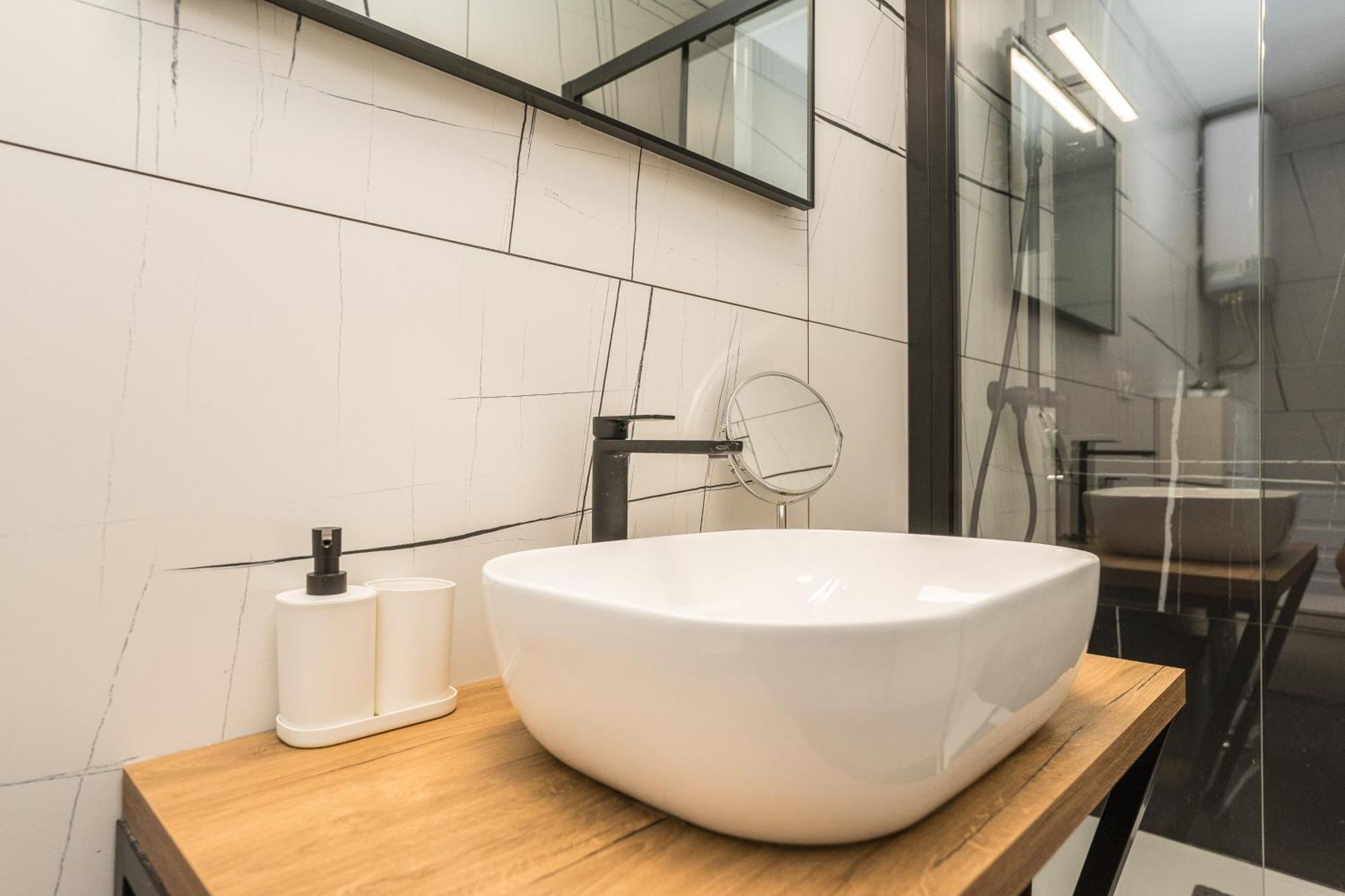 Apartament With Freeparking *